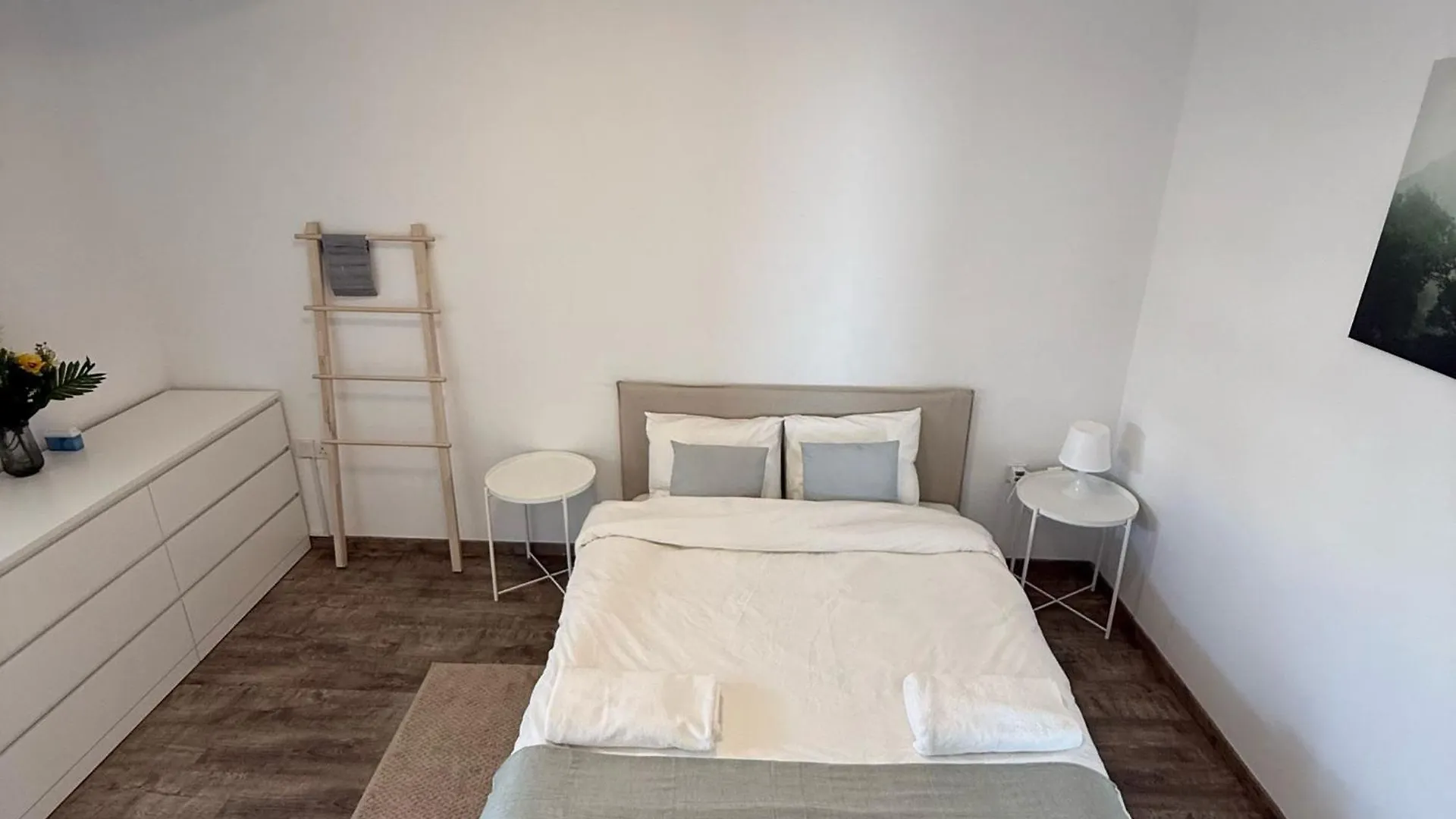 Διαμέρισμα Luxurious Penthouse In Larnaca Center 300M From The Beach Κύπρος