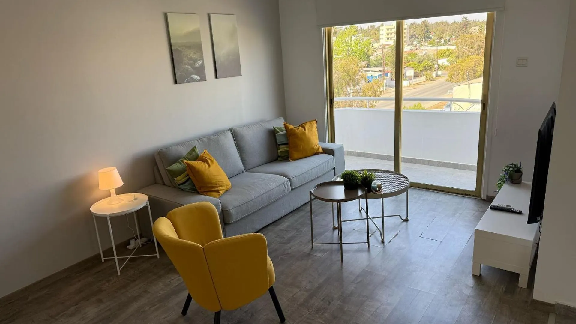 Διαμέρισμα Luxurious Penthouse In Larnaca Center 300M From The Beach