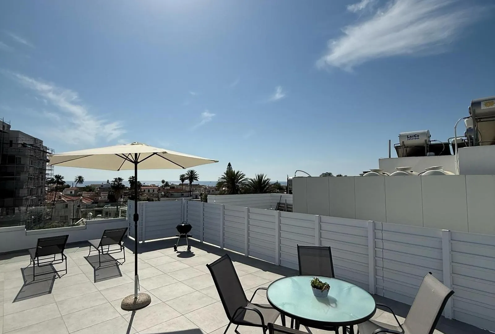 Luxurious Penthouse In Larnaca Center 300M From The Beach Κύπρος