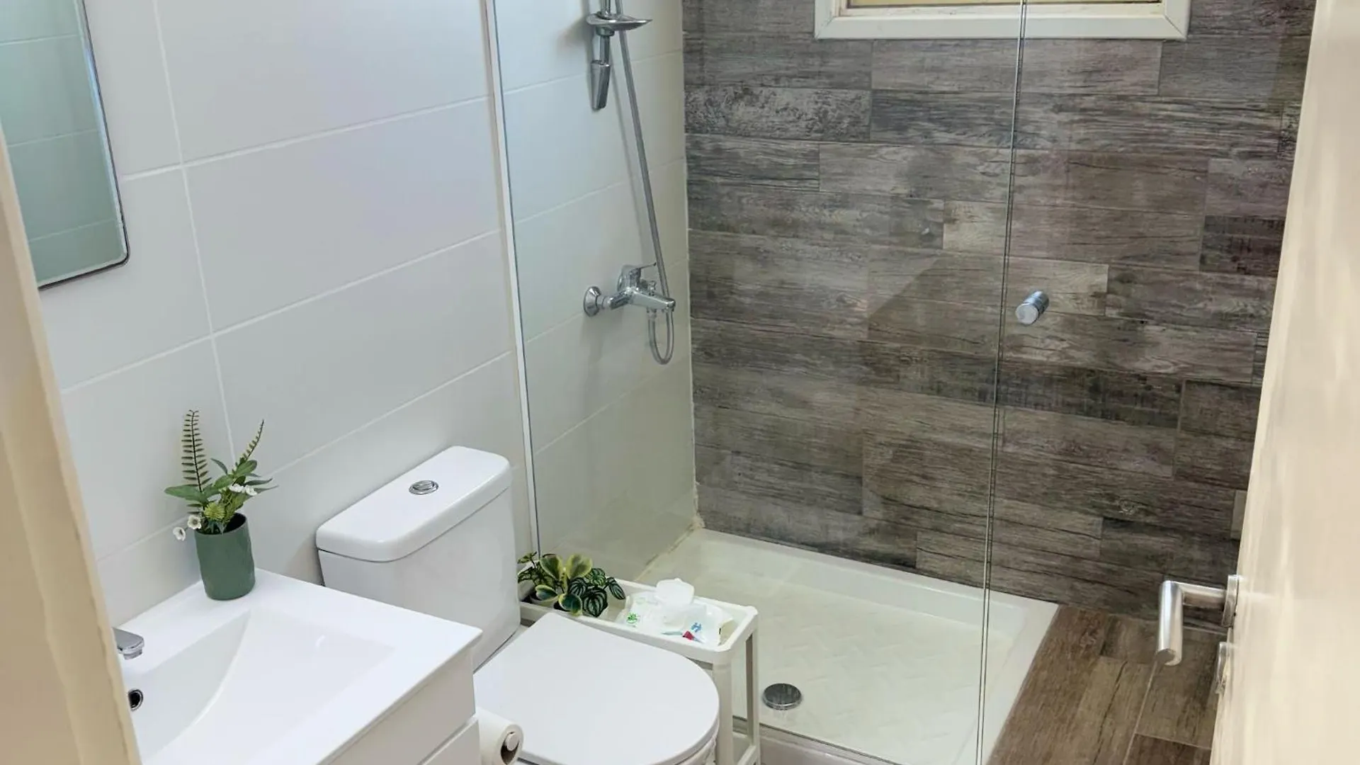 Διαμέρισμα Luxurious Penthouse In Larnaca Center 300M From The Beach