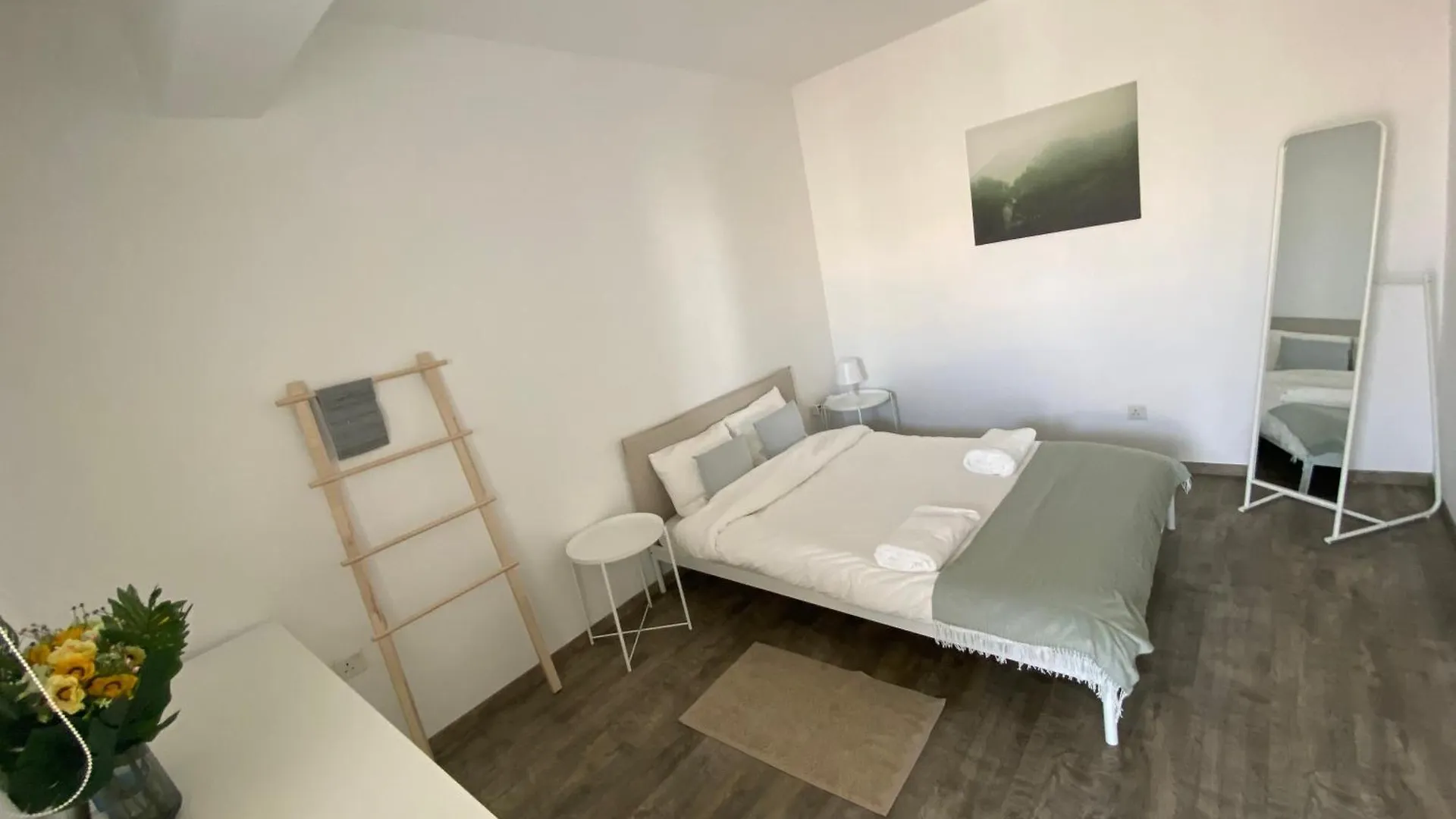 Luxurious Penthouse In Larnaca Center 300M From The Beach Διαμέρισμα